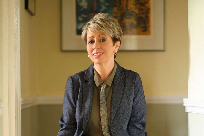 Nikki Iles