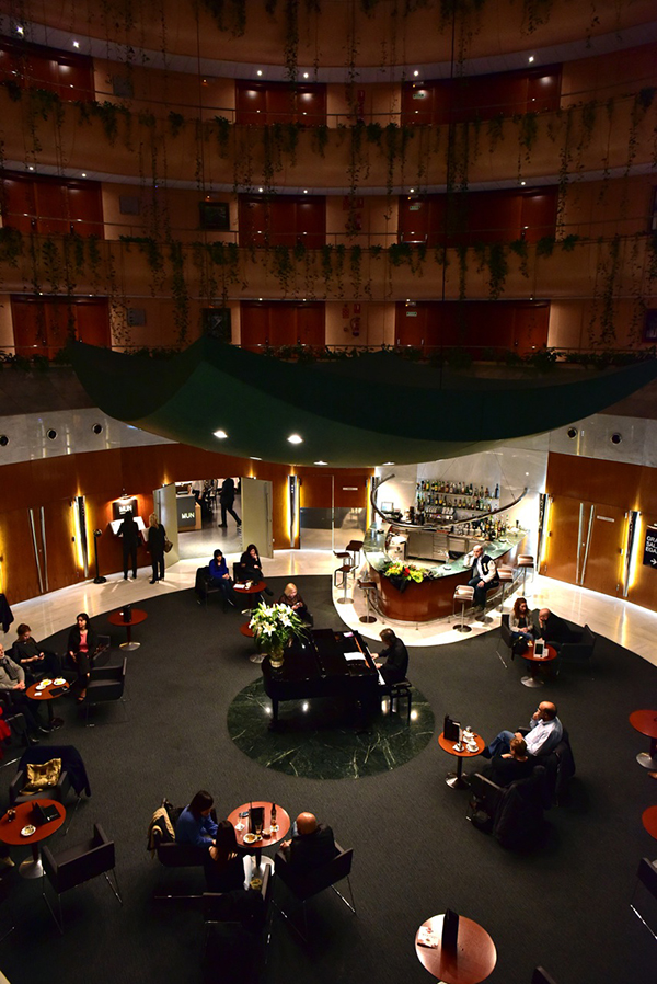 Piano Bar amb Enric Carreras