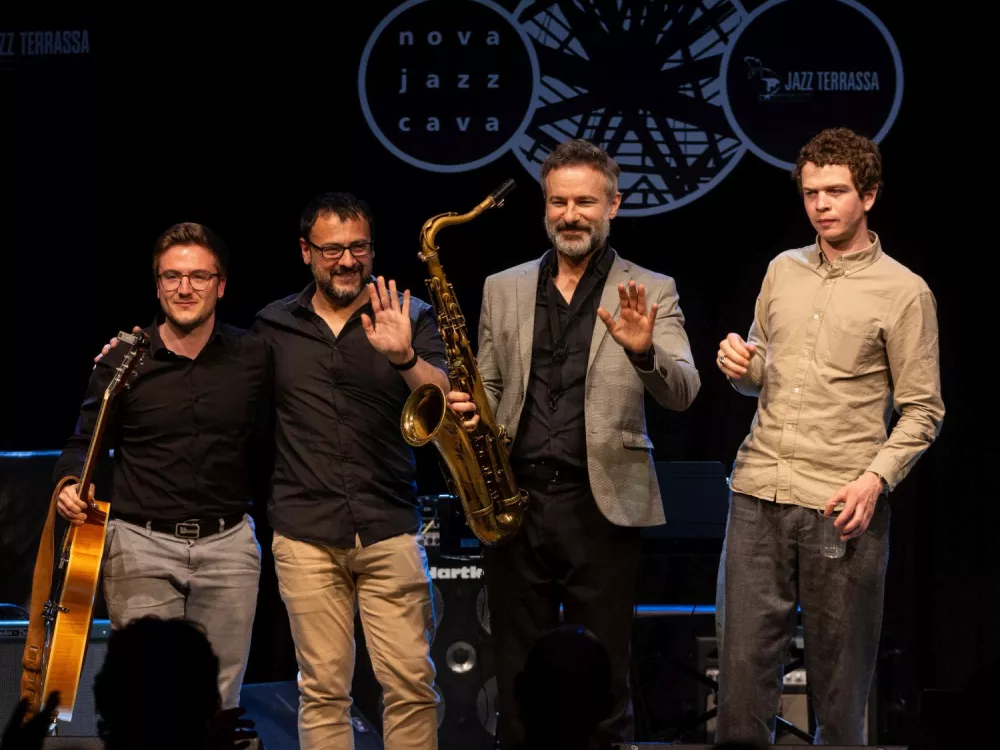 Joan Fort Organ Trio Feat. Adrian Cunningham