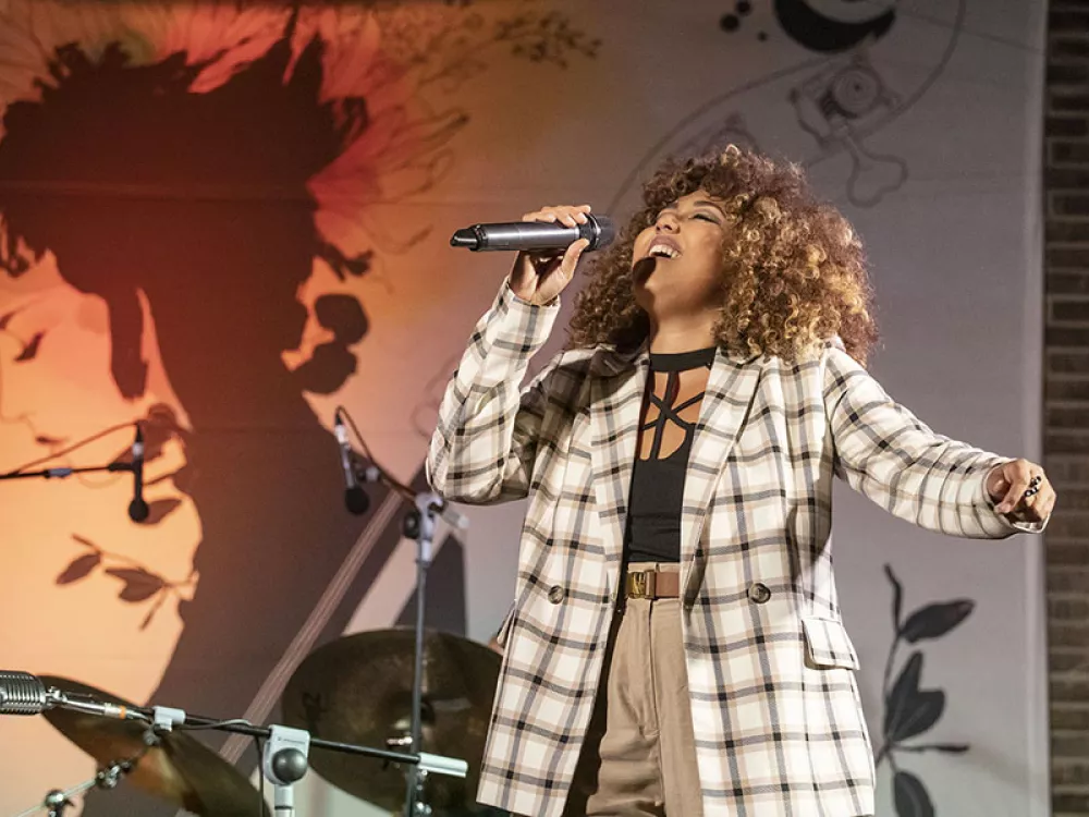 Atenea Carter Groove & Collective