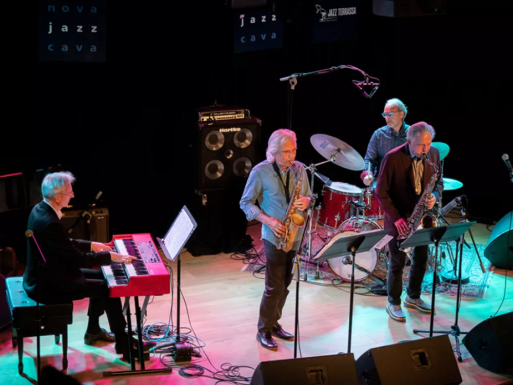 Jerry Bergonzi Organ 4tet Feat. Perico Sambeat