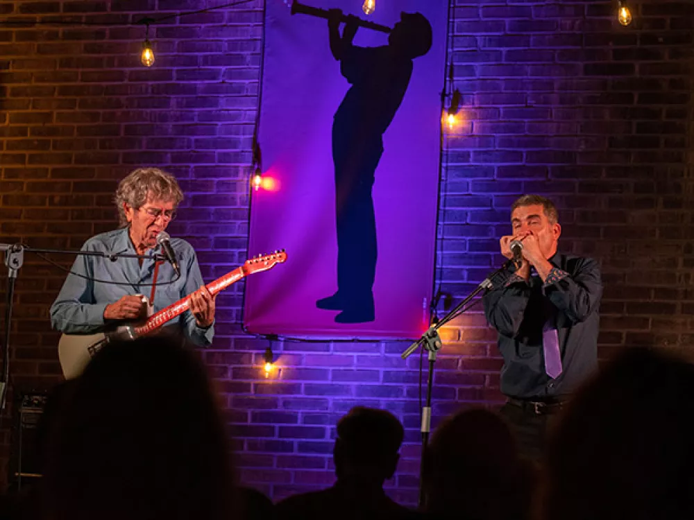 Pi de la Serra "Cançons de Combat"