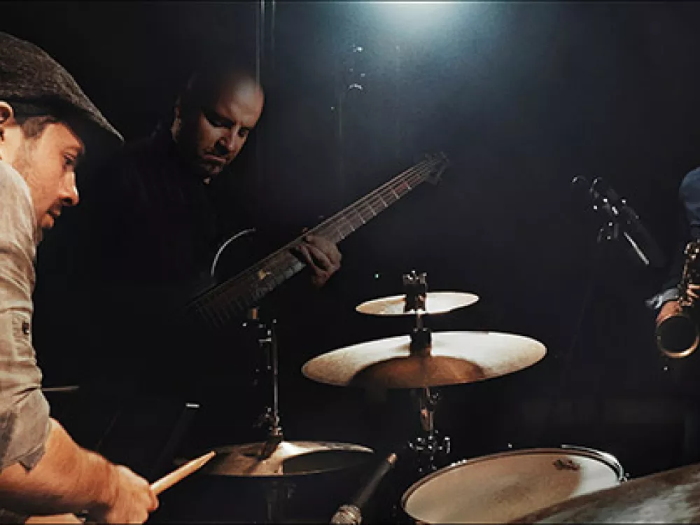 Ariel Vigo "Vigorous"