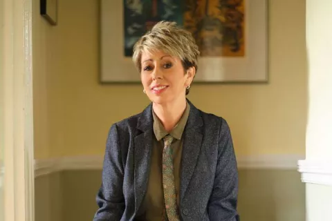 Nikki Iles