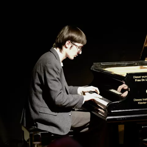 Max Teakle