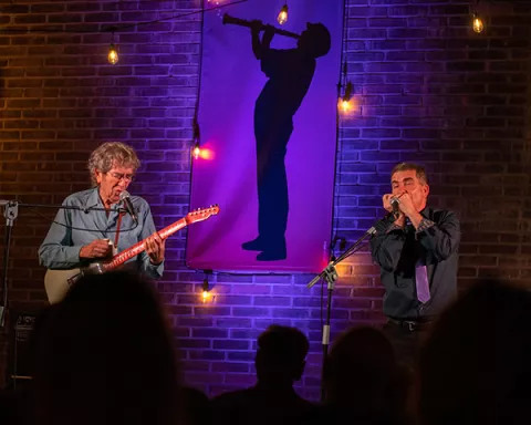 Pi de la Serra "Cançons de Combat"