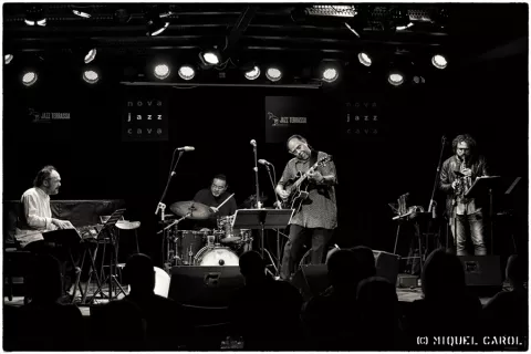 Erwyn Seerutton Kreol Fusion