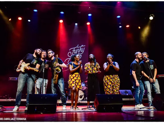 Funkystep & The Sey Sisters